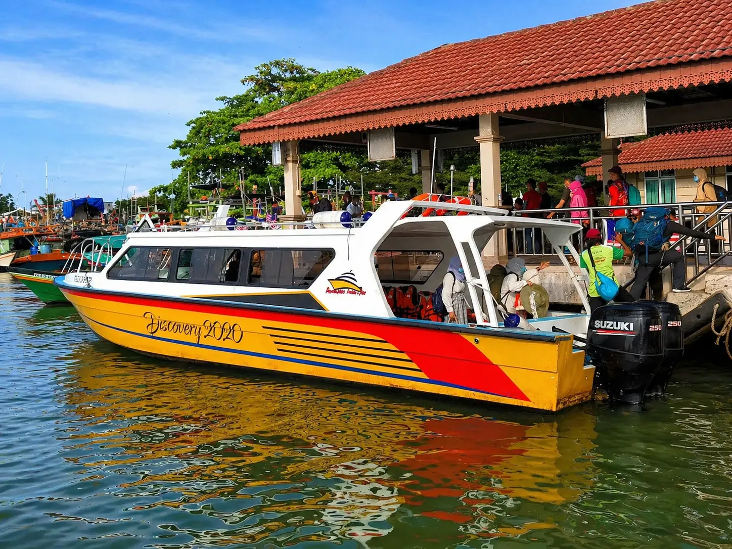 Fast Boat from Kuala Besut Jetty to Perhentian Islands
